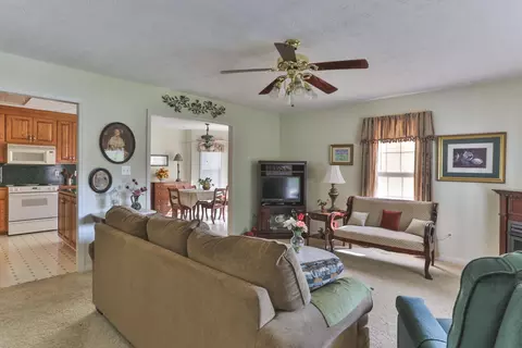 915 Austin St, Hamlet, NC 28345 photo 4