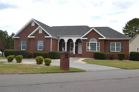 657 Cedar Pt, Vass, NC 28394 photo 1