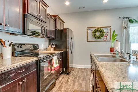 121 Bridgewood Dr, Springfield, GA 31329 photo 10