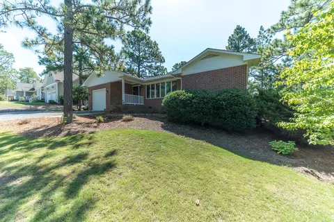 100 New Bedford Cir, Pinehurst, NC 28374 photo 2
