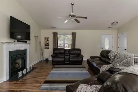 101 Rustic Dr, West End, NC 27376 photo 3