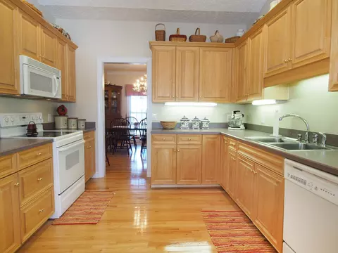 196 Longleaf Dr, West End, NC 27376 photo 9
