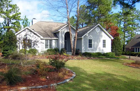 8 Sedgefield Ln, Pinehurst, NC 28374 photo 1