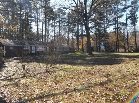 520 E Main St, Biscoe, NC 27209 photo 2