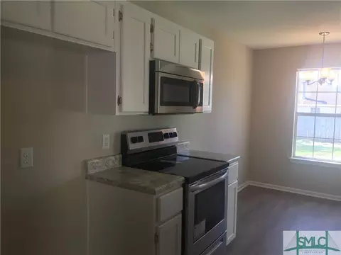 210 Longleaf Cir, Pooler, GA 31322 photo 4