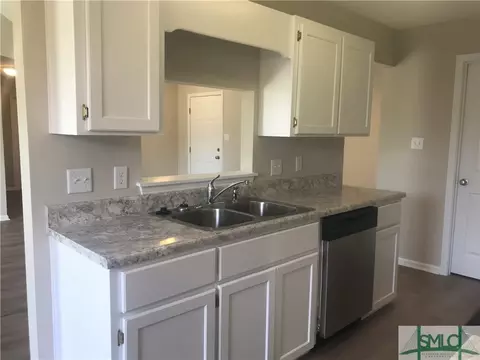 210 Longleaf Cir, Pooler, GA 31322 photo 3