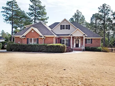 155 Longleaf Dr, West End, NC 27376 photo 1
