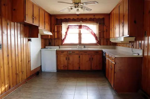 910 Circlewood Dr, Hamlet, NC 28345 photo 2