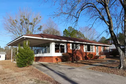 910 Circlewood Dr, Hamlet, NC 28345 photo 1