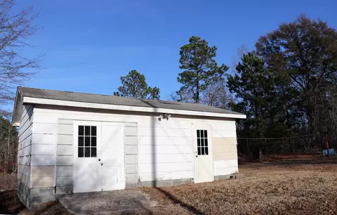 910 Circlewood Dr, Hamlet, NC 28345 photo 7