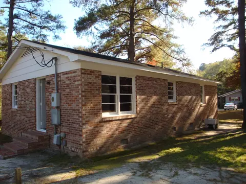 104 Ellen Dr, Hamlet, NC 28345 photo 4