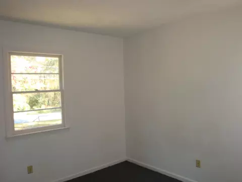 104 Ellen Dr, Hamlet, NC 28345 photo 2