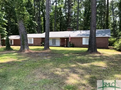 107 E Tenth St, Rincon, GA 31326 photo 2