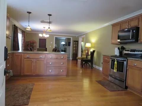 907 E Main St, Aberdeen, NC 28315 photo 4