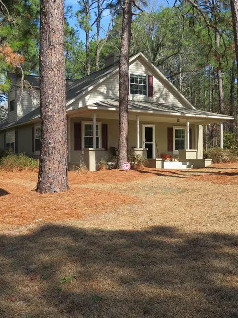 907 E Main St, Aberdeen, NC 28315 photo 2