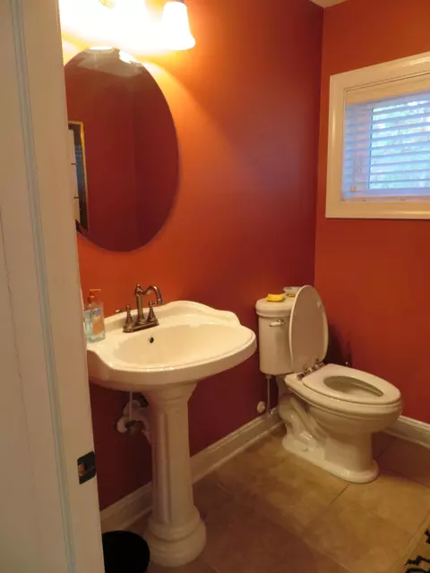 907 E Main St, Aberdeen, NC 28315 photo 9