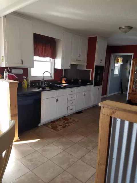121 Graham St, Hamlet, NC 28345 photo 4
