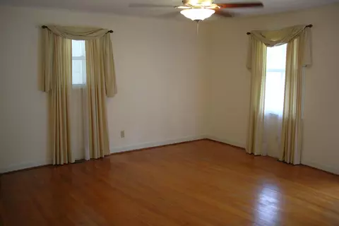305 James Ave, Hamlet, NC 28345 photo 4