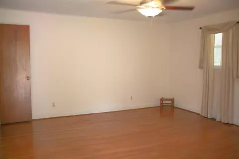 305 James Ave, Hamlet, NC 28345 photo 3