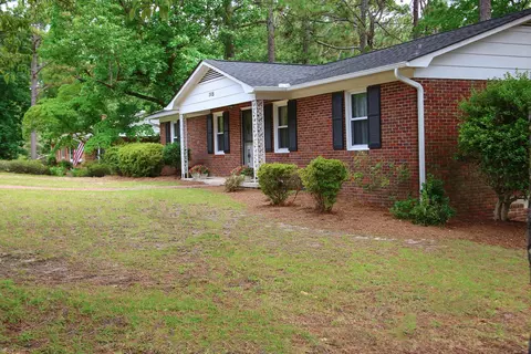 305 James Ave, Hamlet, NC 28345 photo 2