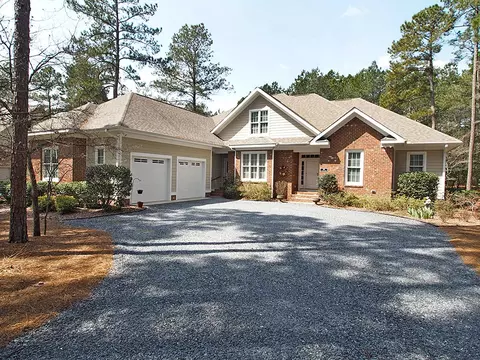 360 Sugar Pine Dr, Pinehurst, NC 28374 photo 1