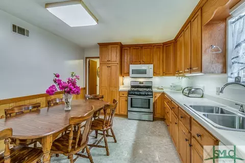 518 E Fourth St, Rincon, GA 31326 photo 7