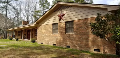 435 E Main St, Candor, NC 27229 photo 3