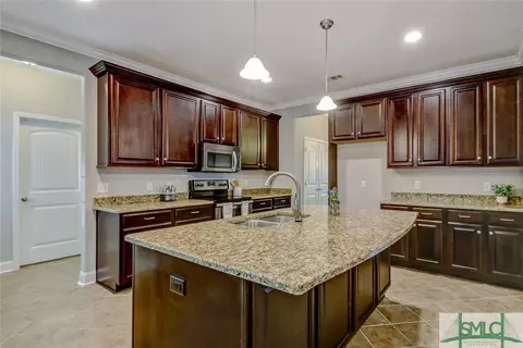16 Gresham Ln, Savannah, GA 31419 photo 7