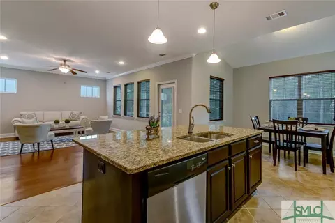 16 Gresham Ln, Savannah, GA 31419 photo 9