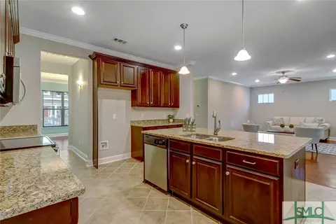 16 Gresham Ln, Savannah, GA 31419 photo 8