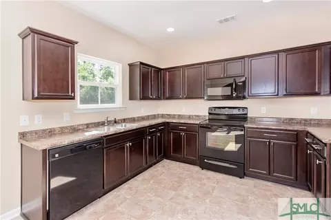 104 Kenneth Ct, Springfield, GA 31329 photo 9