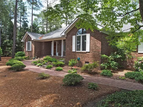 9 Loblolly Ct, Pinehurst, NC 28374 photo 2