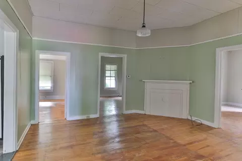 216 Henderson St, Hamlet, NC 28345 photo 2