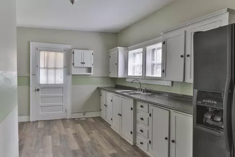 216 Henderson St, Hamlet, NC 28345 photo 4