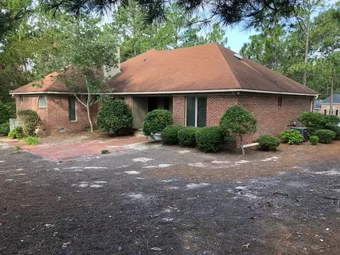 140 N Surry Cir, Pinehurst, NC 28374 photo 2