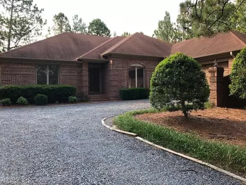 140 N Surry Cir, Pinehurst, NC 28374 photo 1