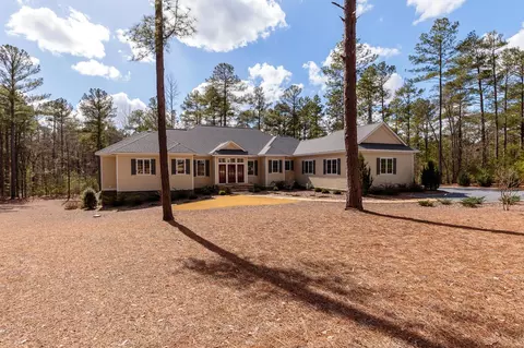 43 Ridgeland St, Pinehurst, NC 28374 photo 2