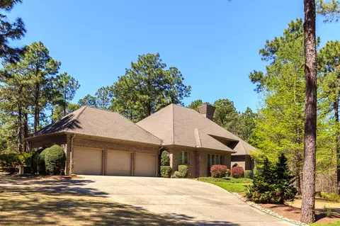 106 Heatherhurst Pl, Pinehurst, NC 28374 photo 2