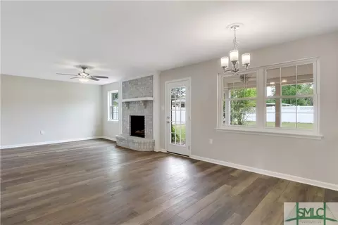 305 W 4th St, Springfield, GA 31329 photo 4