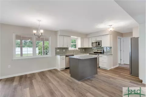 305 W 4th St, Springfield, GA 31329 photo 9