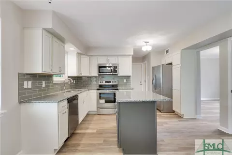 305 W 4th St, Springfield, GA 31329 photo 10