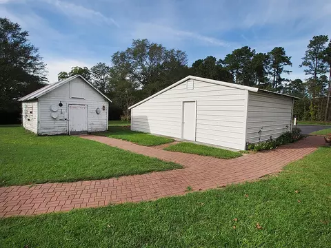 121 Carthage St, Cameron, NC 28326 photo 4