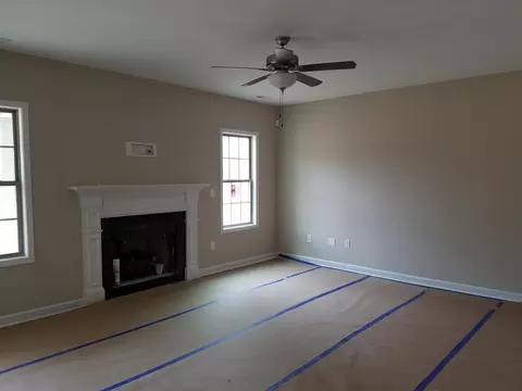 1048 Hydrangea Dr, Aberdeen, NC 28315 photo 3