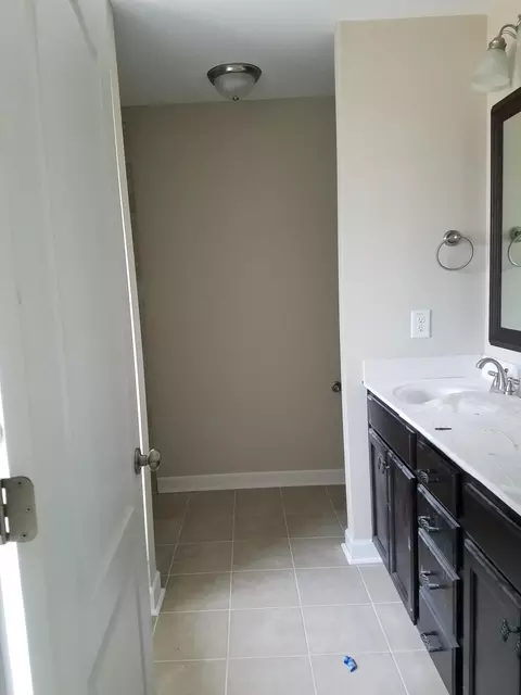 1048 Hydrangea Dr, Aberdeen, NC 28315 photo 5