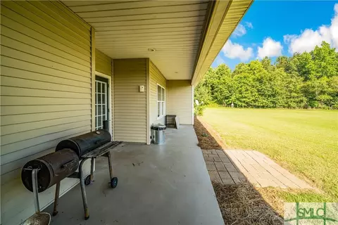 17841 N Old River Rd, Garfield, GA 30425 photo 2
