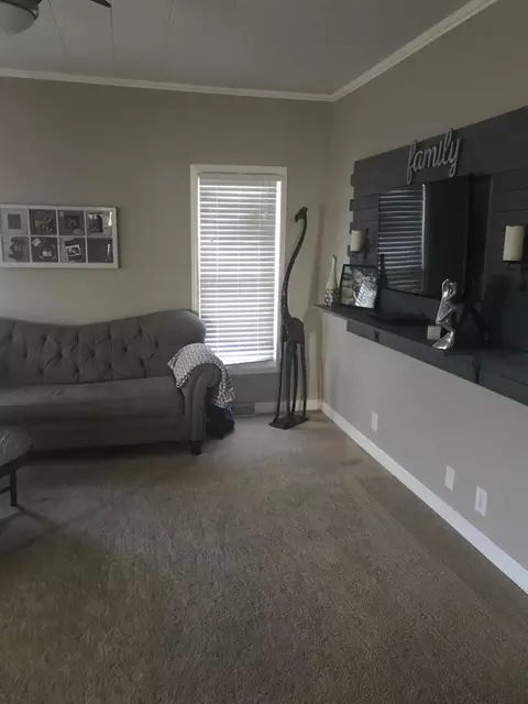 310 Fourth St, Hamlet, NC 28345 photo 3
