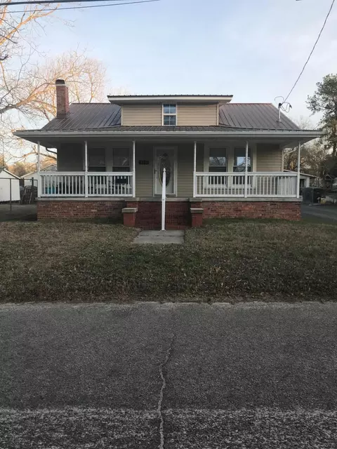 310 Fourth St, Hamlet, NC 28345 photo 1