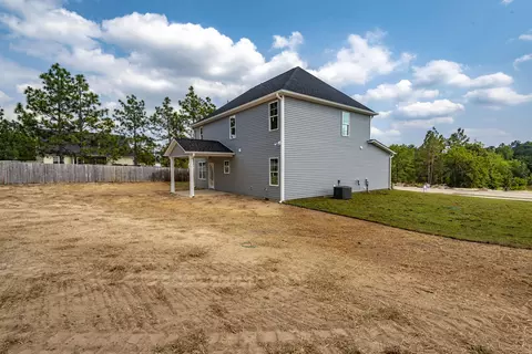 1012 Hydrangea, Aberdeen, NC 28315 photo 2