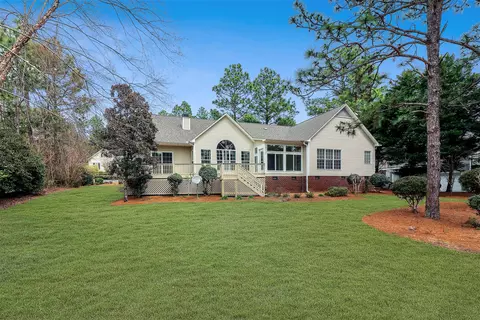 18 Riviera Dr, Pinehurst, NC 28374 photo 2