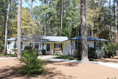 115 Westchester Cir, Pinehurst, NC 28374 photo 1